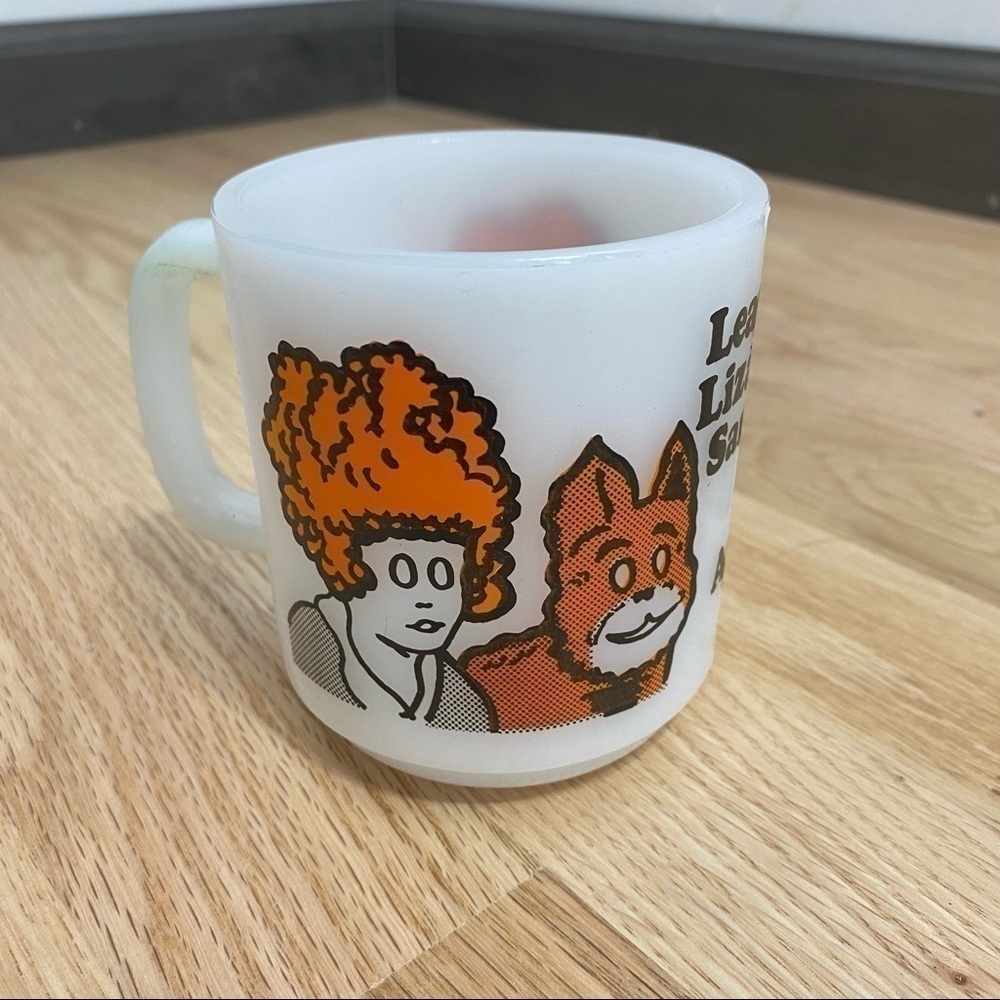 Vintage Glasbake Orphan Annie Mug 1975 Leapin